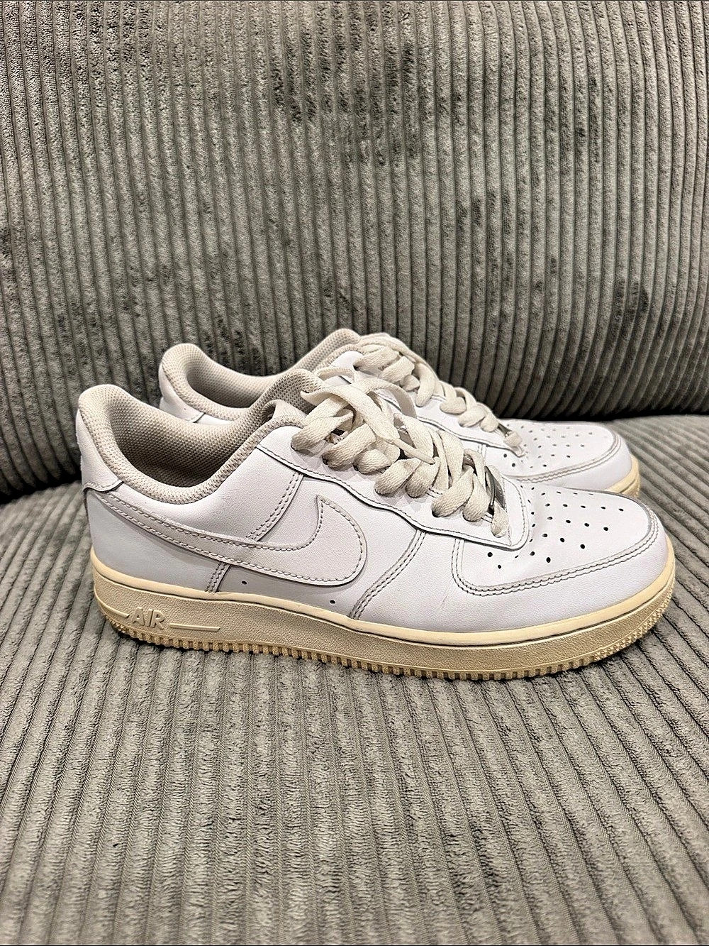 Nike Air Force 1 '07 Low Triple White Sneakers